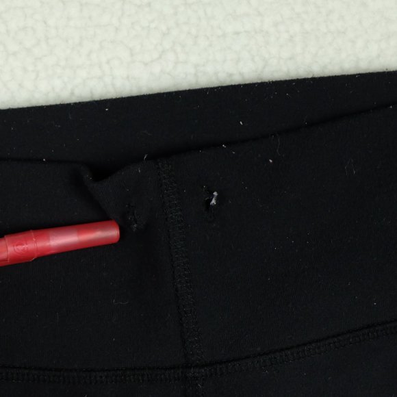 Lululemon Womens Capri Pants 4 Black Yoga Athletic Straight Leg Athleisure - Picture 11 of 11